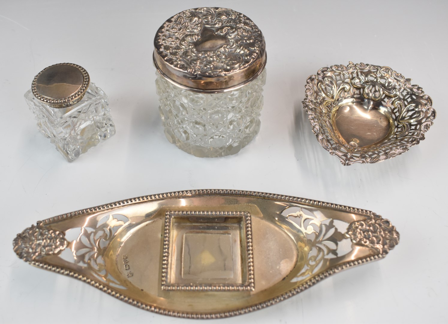 Hallmarked silver desk stand with glass inkwell to centre, Chester 1901, maker George Nathan &