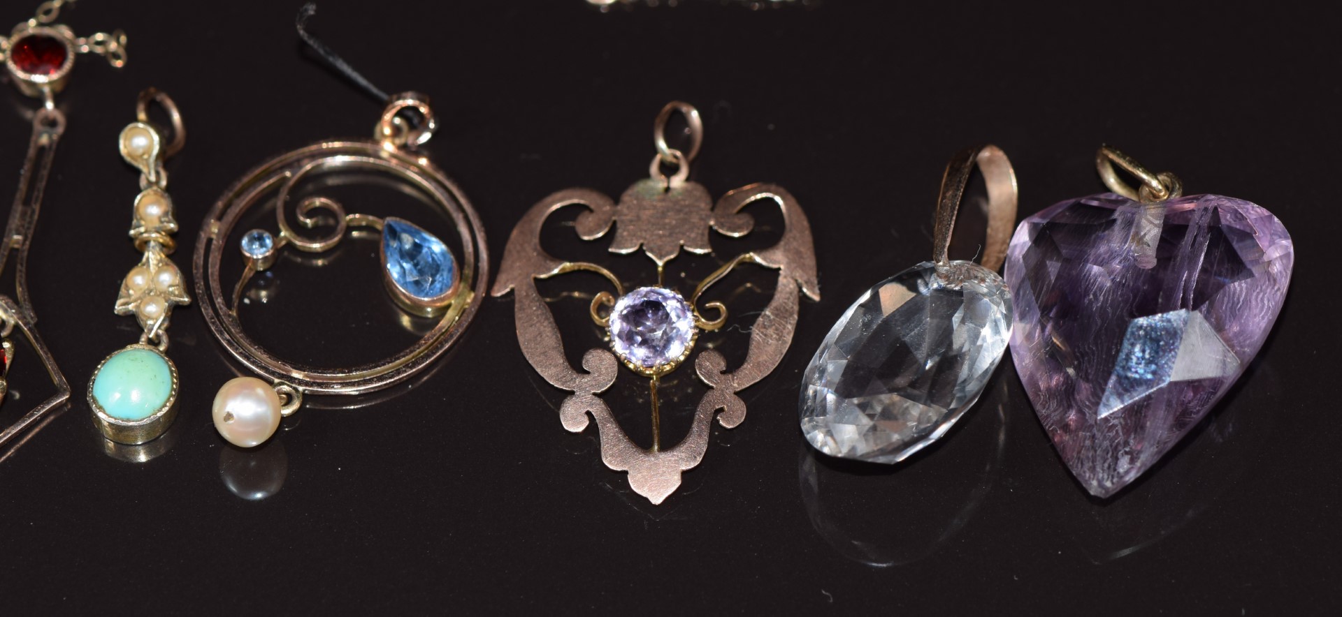 Four 9ct gold c1900 pendants set with turquoise, amethyst, garnets and paste (5g) together with an - Image 4 of 6