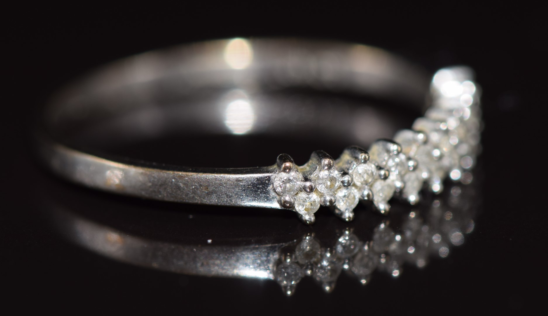 A 9ct white gold ring set with approximately 0.2ct of diamonds, 1.7g, size V - Image 2 of 2