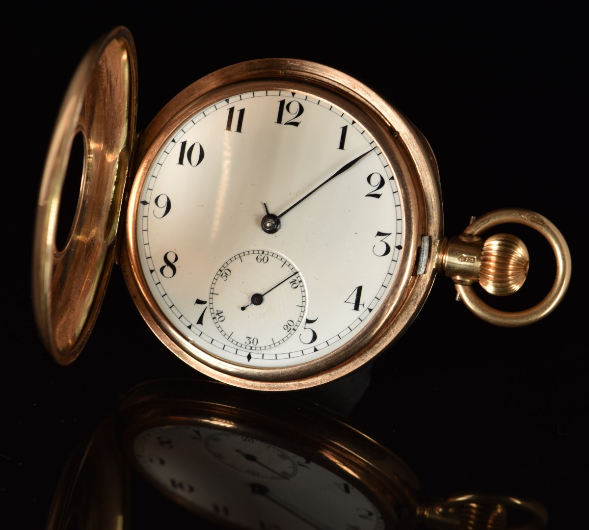 Unnamed 9ct gold keyless winding half hunter pocket watch with subsidiary seconds dial, blued hands,