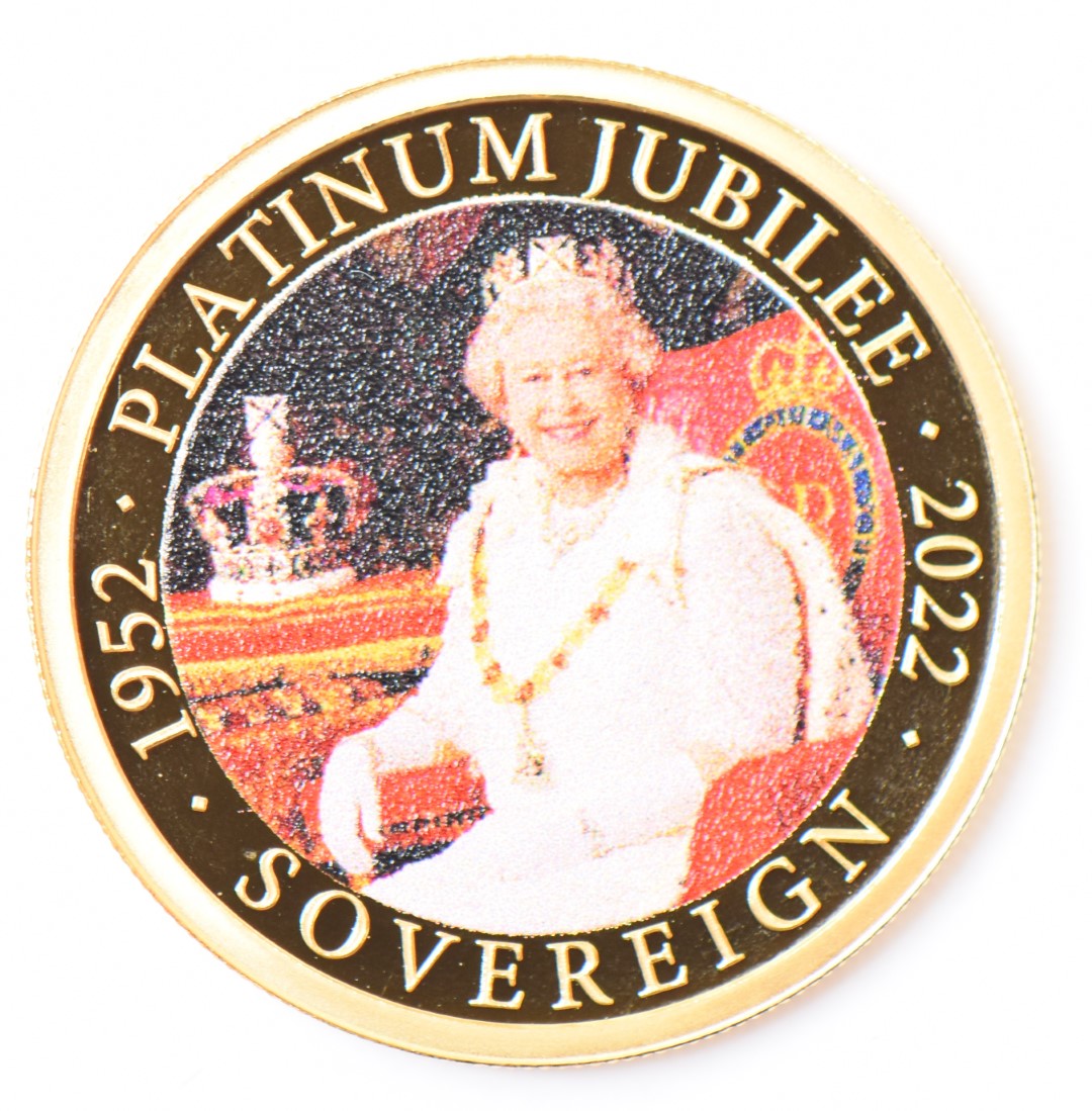 Jubilee Mint 2022 gold proof photographic sovereign to commemorate the Platinum Jubilee of Queen - Image 2 of 3