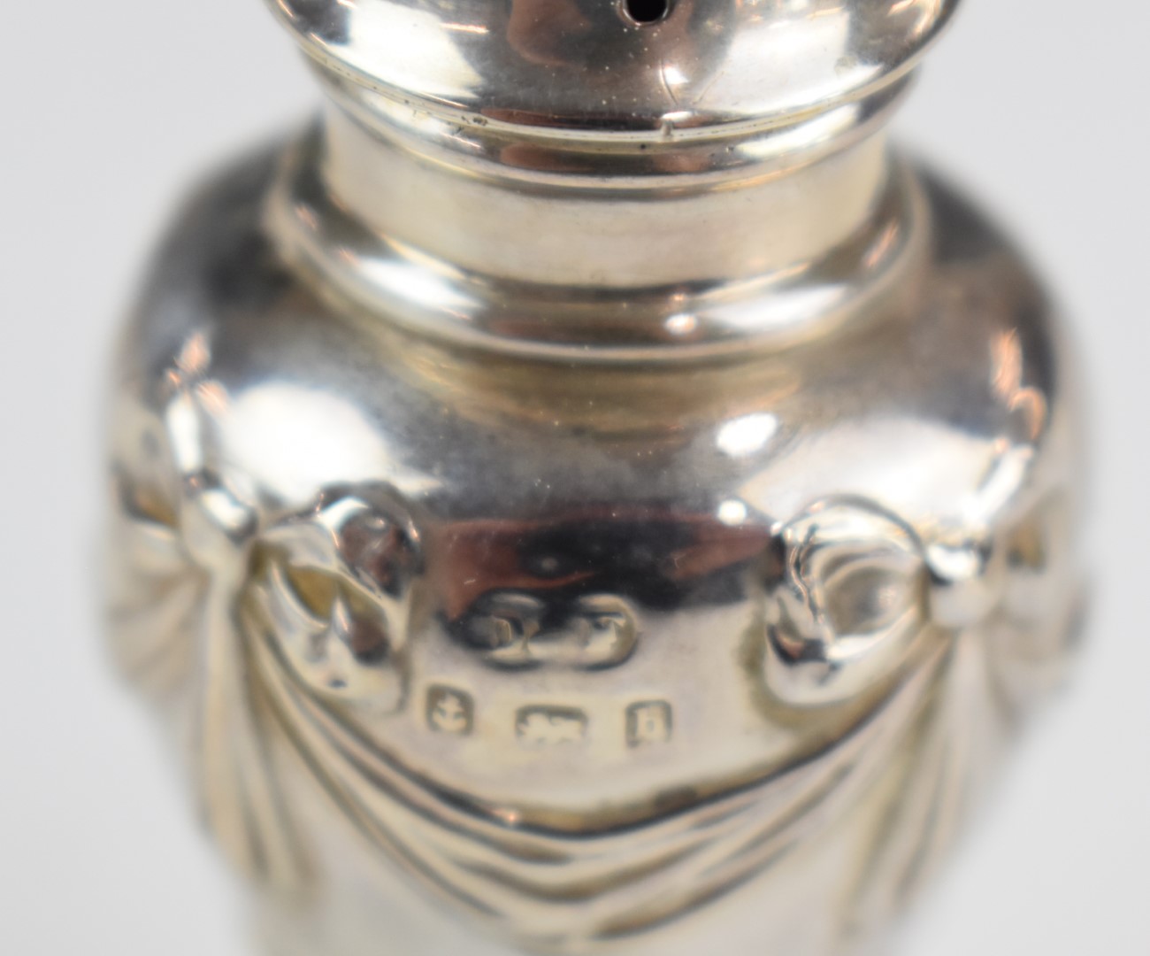 Hallmarked silver items comprising pair of Victorian open salts, Birmingham 1886, maker John - Image 5 of 6