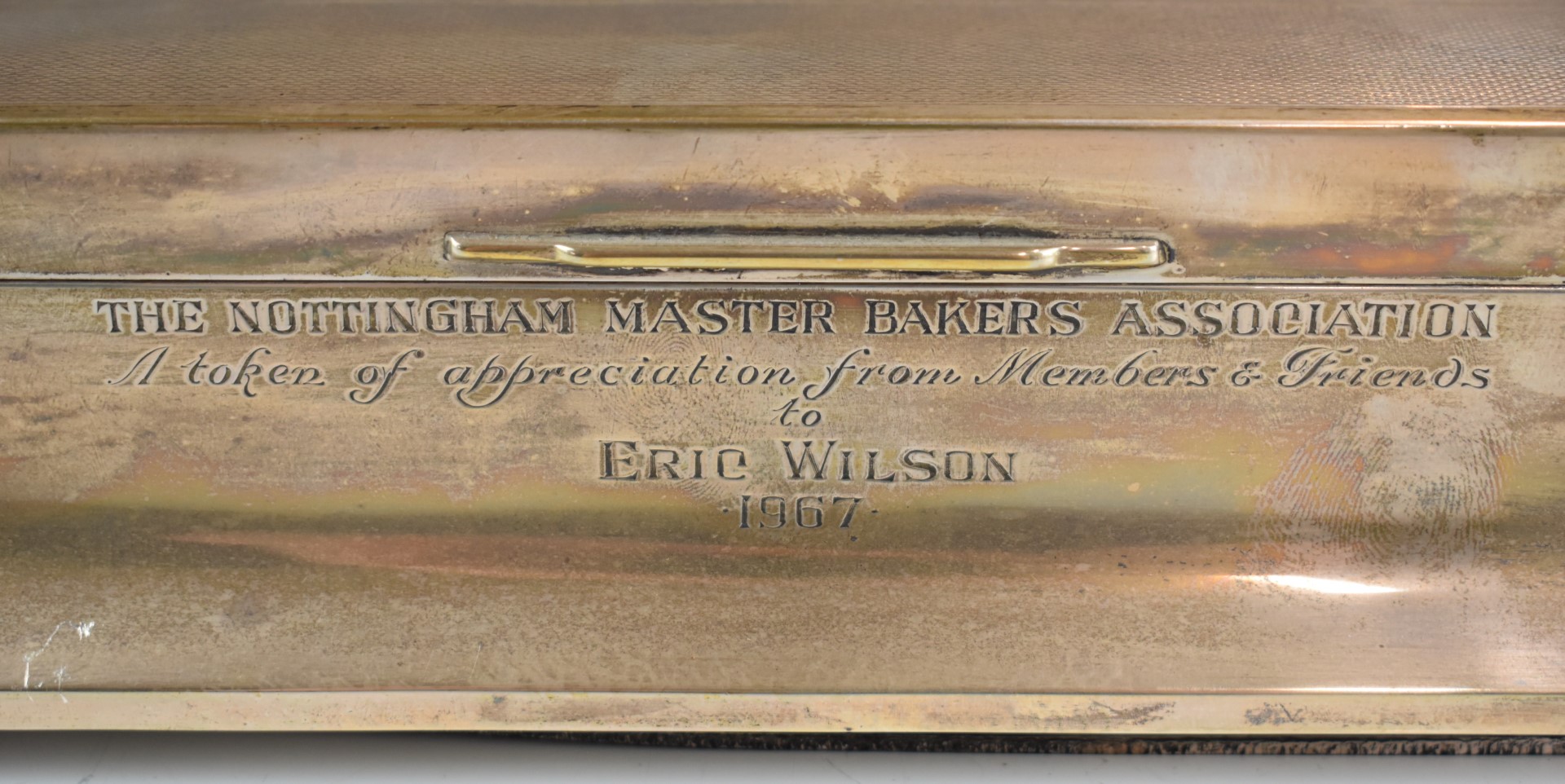 Walker & Hall Elizabeth II hallmarked silver cigarette case with engine turned lid, Sheffield - Image 2 of 5