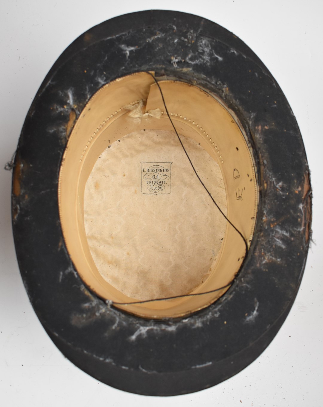 Two vintage top hats in leather cases, one Bissington, Leeds the other Lock & Co., both 19.5 x 15. - Image 9 of 10