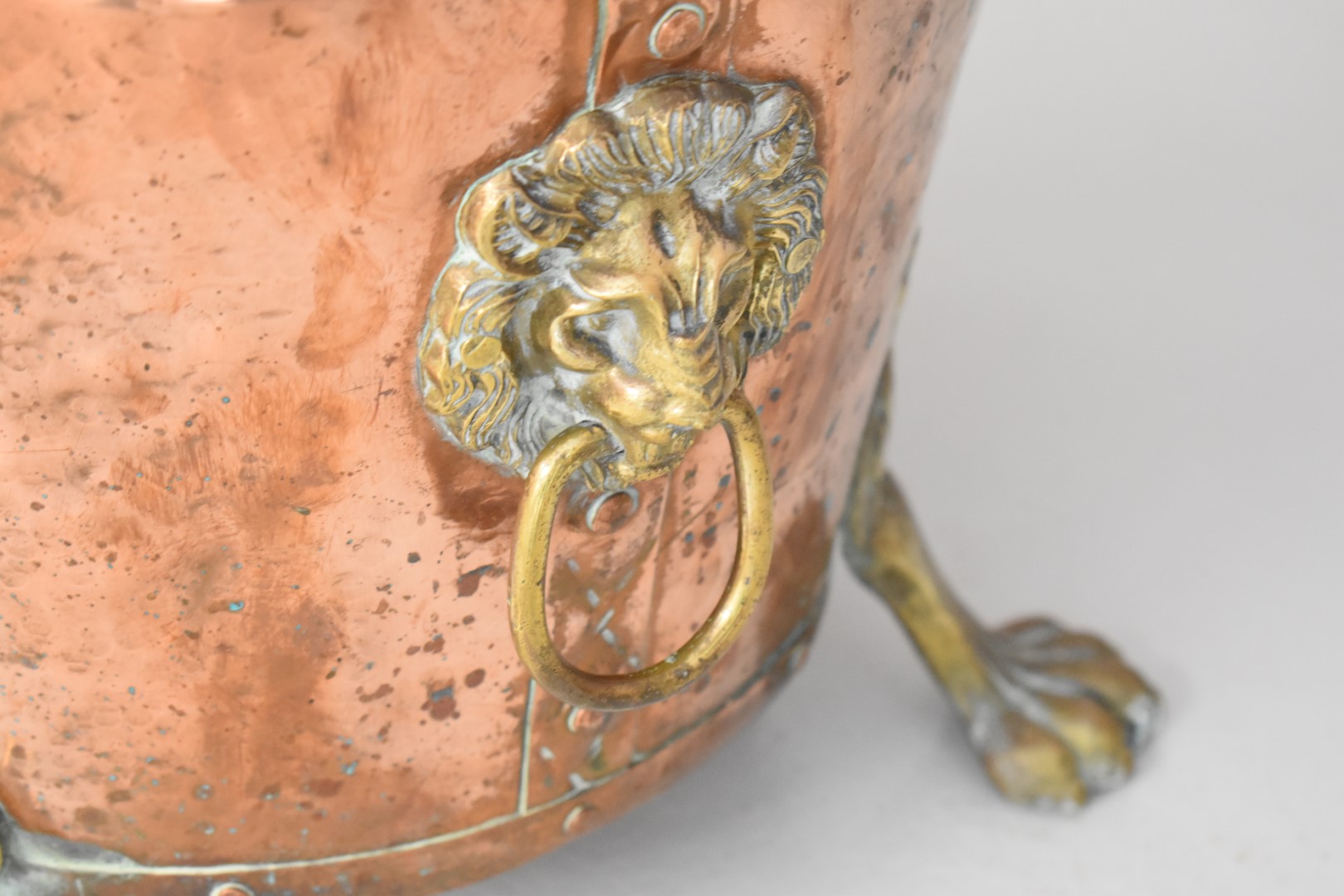 Georgian style riveted copper oval coal box / log bin with lion mask handles, W42 x D34 x H29cm - Image 3 of 4