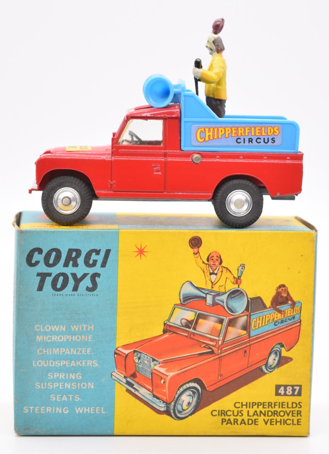 Corgi Toys diecast model Chipperfields Circus Landrover Parade Vehicle with red body, lemon - Image 2 of 4