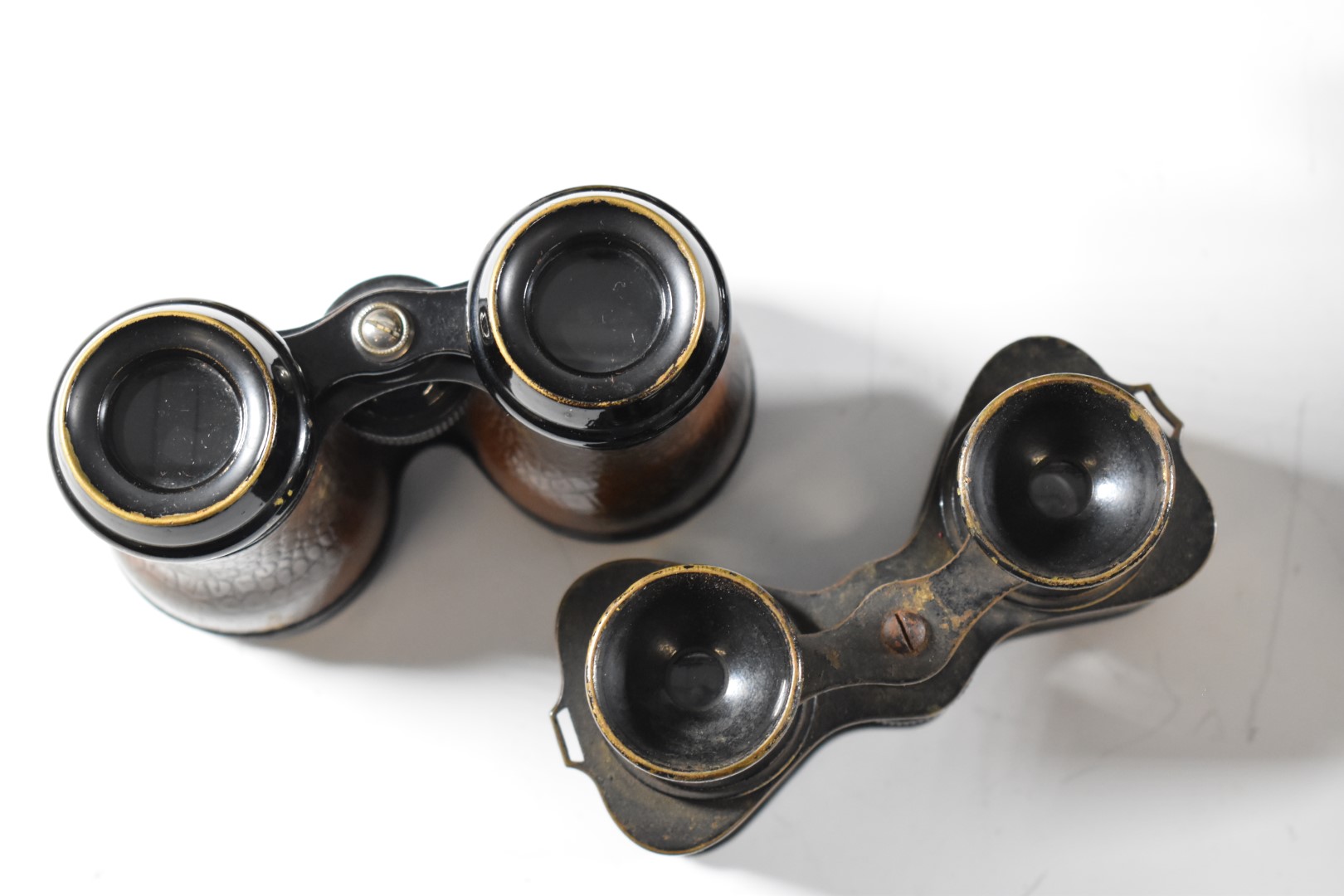 Eight various pairs of binoculars to include Swift 8.5 x 44, Dollond opera or horse glasses, bone - Image 3 of 11