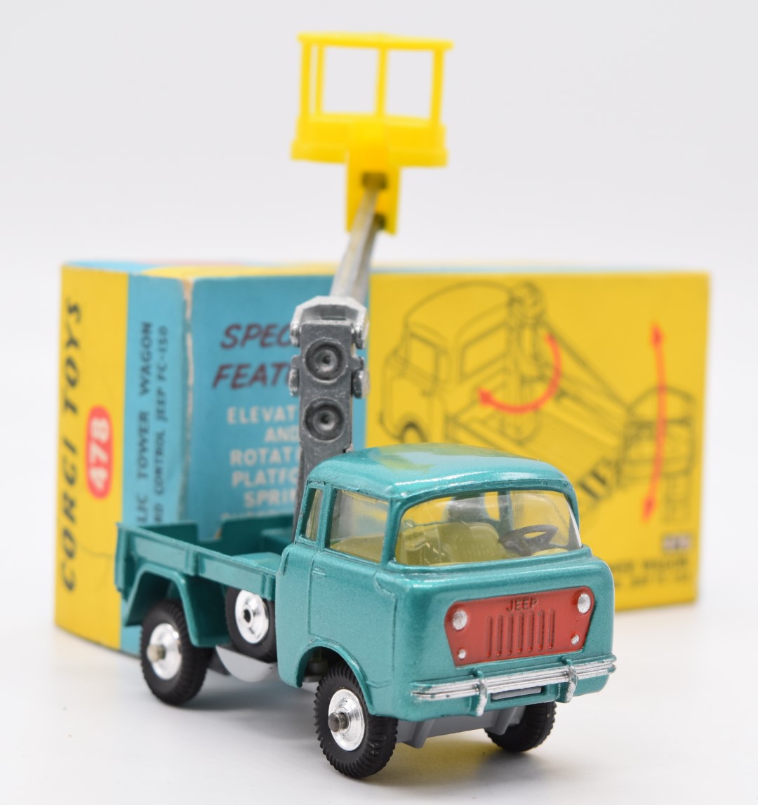 Corgi Toys diecast model Hydraulic Tower Wagon with metallic green body, yellow basket, cream - Image 5 of 5