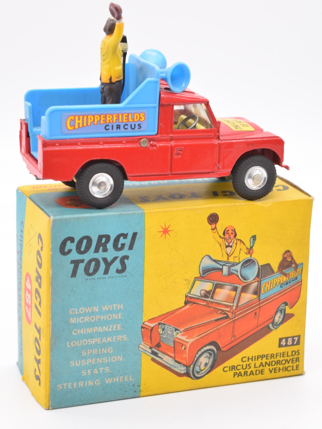 Corgi Toys diecast model Chipperfields Circus Landrover Parade Vehicle with red body, lemon - Image 3 of 4