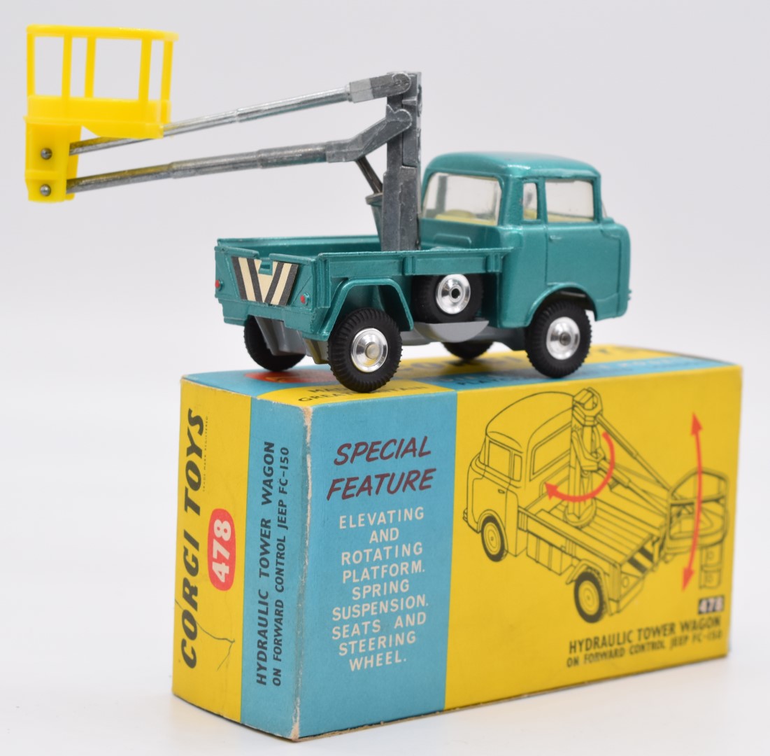Corgi Toys diecast model Hydraulic Tower Wagon with metallic green body, yellow basket, cream - Image 3 of 5