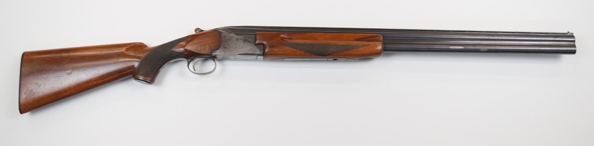 Winchester 101 12 bore over and under ejector shotgun with engraved lock, trigger guard, thumb - Image 2 of 10