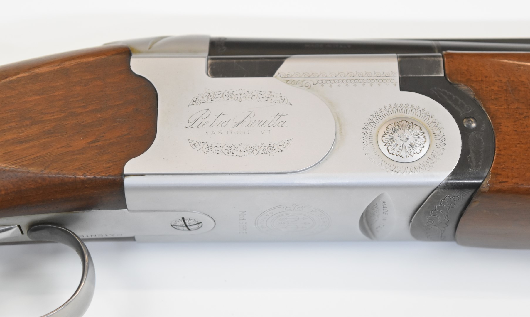 Beretta S685E 12 bore over and under ejector shotgun with engraved lock, underside, trigger guard, - Image 6 of 11