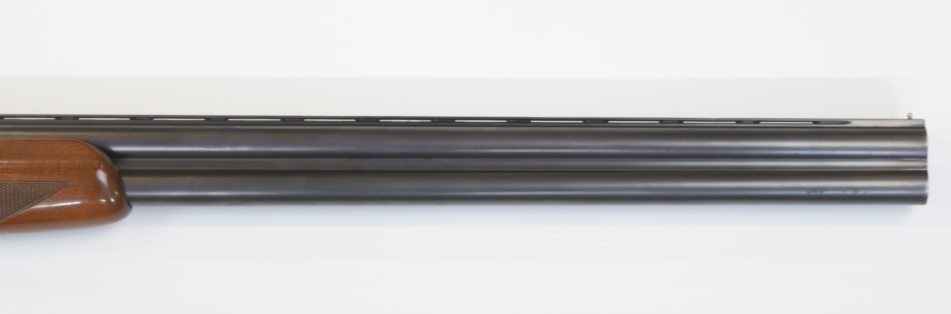 Beretta S685E 12 bore over and under ejector shotgun with engraved lock, underside, trigger guard, - Image 5 of 11