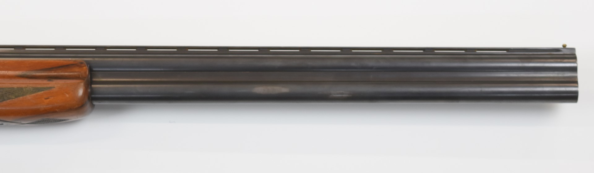 Winchester 101 12 bore over and under ejector shotgun with engraved lock, trigger guard, thumb - Image 5 of 10