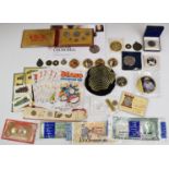 A quantity of various commemorative crowns etc, some in presentation packs