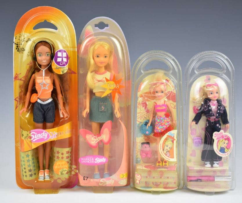 A collection of thirteen New Moons and Chad Valley Sindy dolls, all in original unopened packaging. - Image 4 of 5