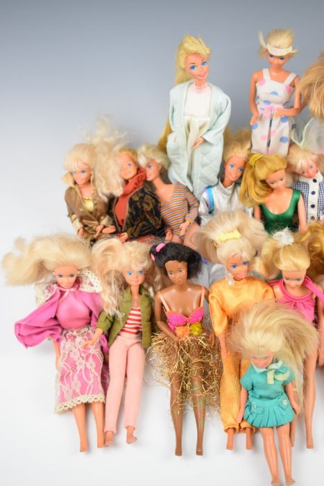 Twenty-five Mattel Barbie dolls of various ages together with a collection of original clothing - Image 3 of 5