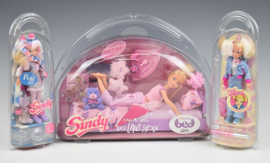 A collection of thirteen New Moons and Chad Valley Sindy dolls, all in original unopened packaging. - Image 2 of 5