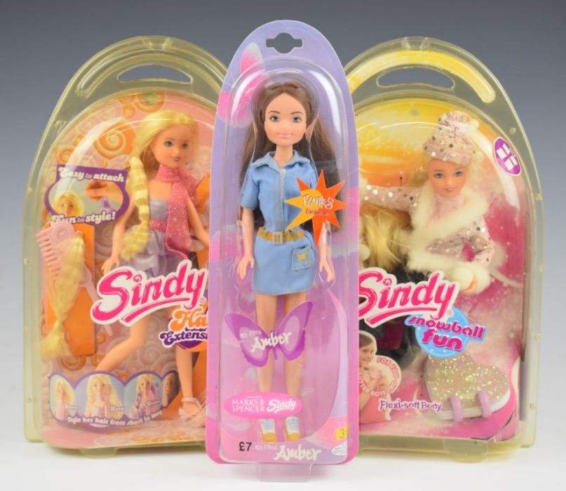 A collection of thirteen New Moons and Chad Valley Sindy dolls, all in original unopened packaging. - Image 3 of 5