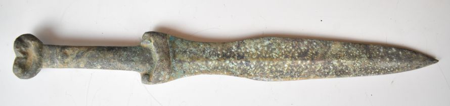 Ancient Bronze Age or similar dagger with bird decoration to the pommel, 37cm long. PLEASE NOTE