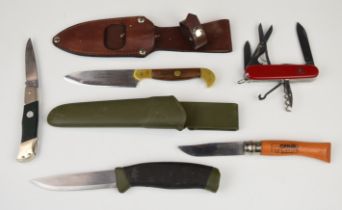 Five various knives comprising Swiss Army Victorinox 'Officer', Pathfinder, El Nandubay,