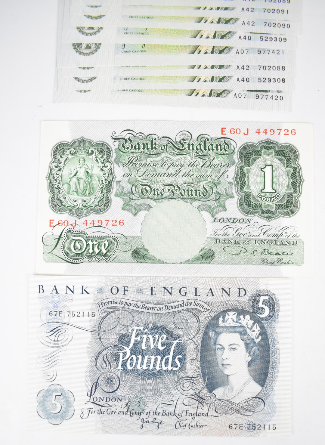 Elizabeth II British banknotes comprising  £10, two £5 and ten £1 John Page examples, fifteen Fforde - Image 5 of 5