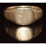 A 9ct gold signet ring, 7g, size U