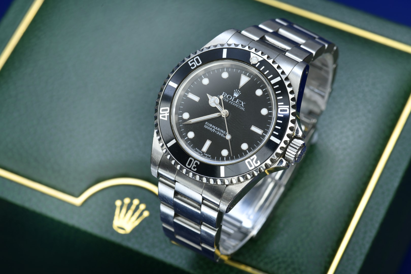 Rolex Oyster perpetual Submariner gentleman's wristwatch ref. 14060M with luminous hands and hour