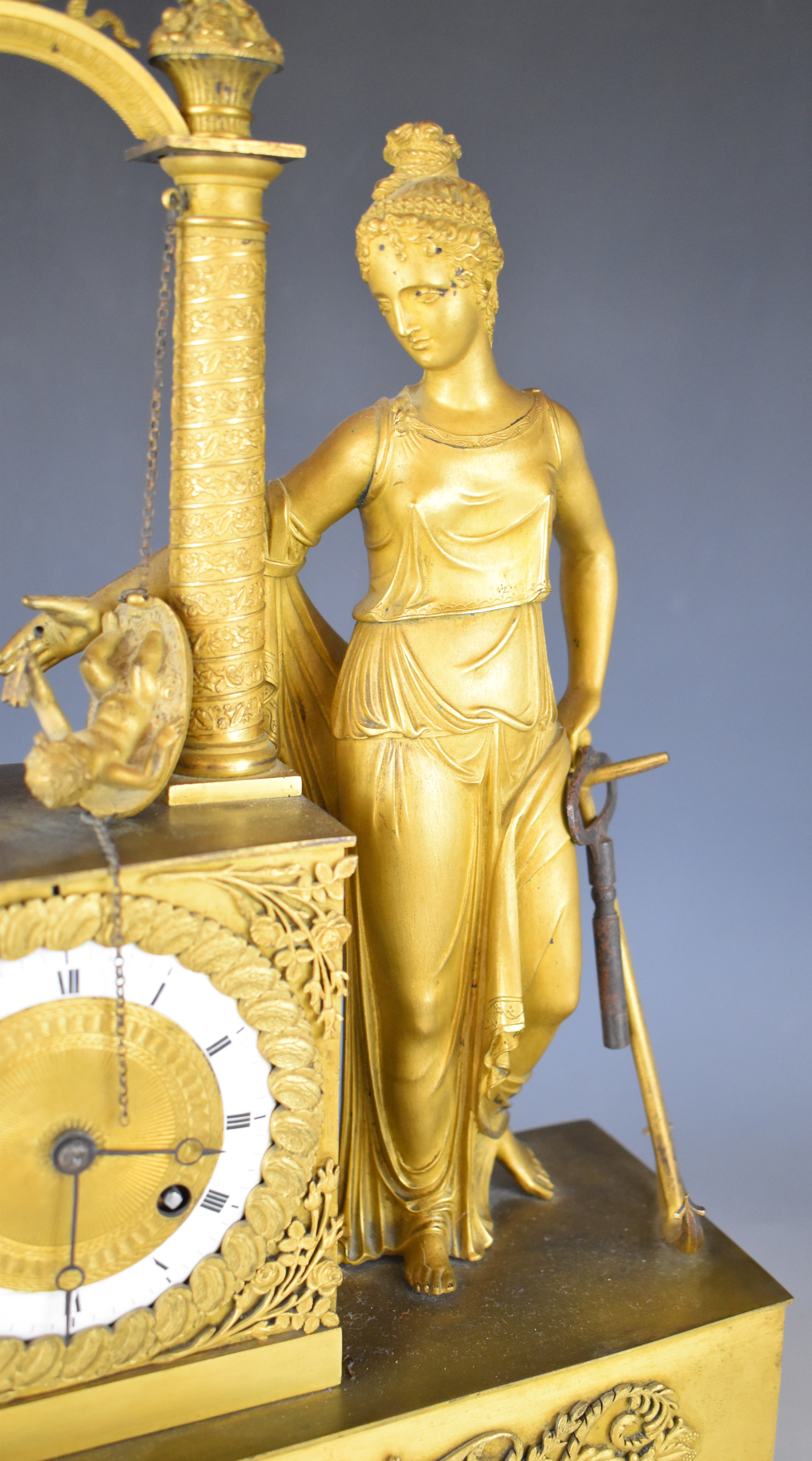 19thC gilt metal figural mantel clock with Cupid hanging beneath a bower, the two train movement - Image 6 of 12