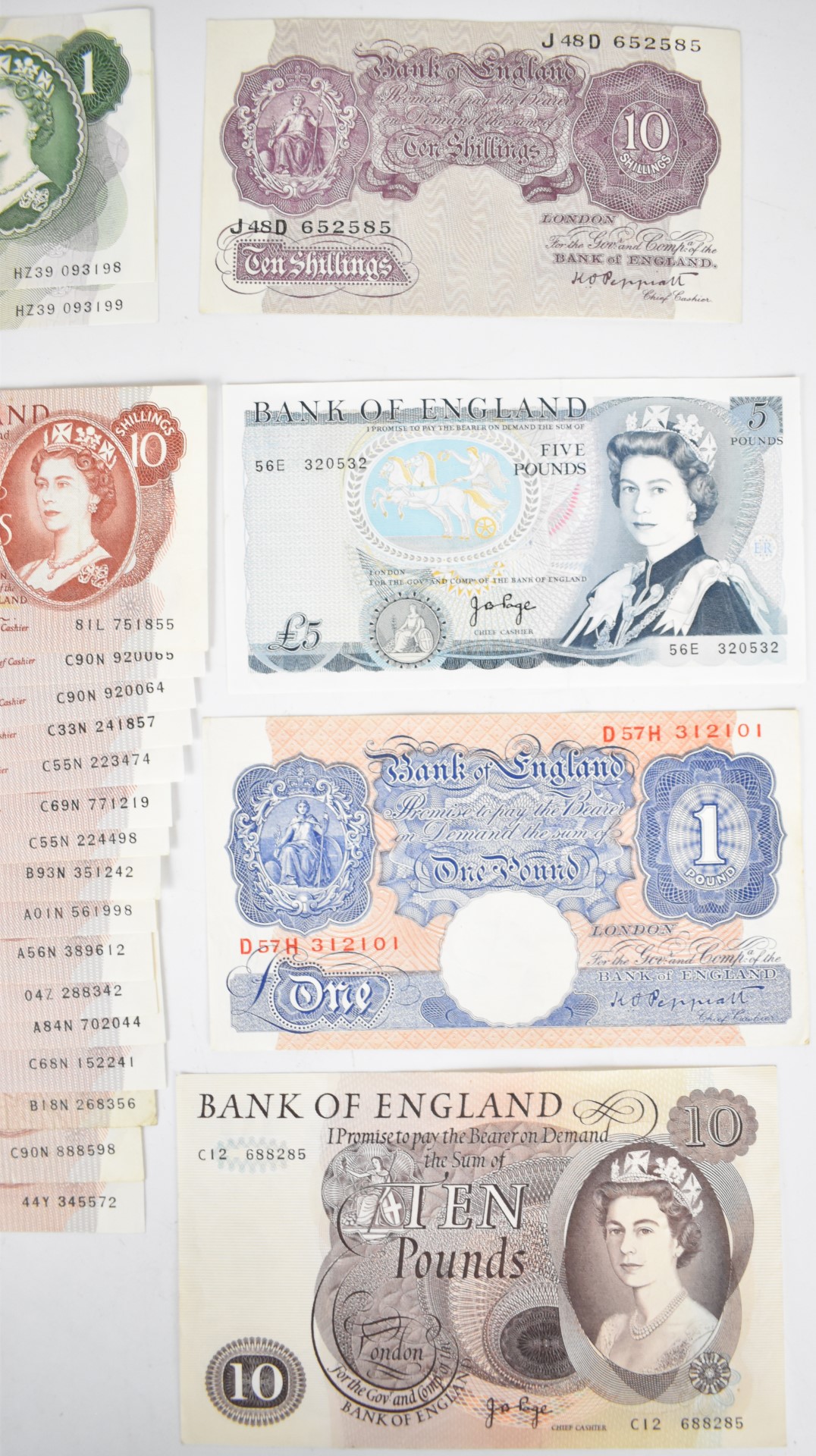 Elizabeth II British banknotes comprising  £10, two £5 and ten £1 John Page examples, fifteen Fforde - Image 4 of 5