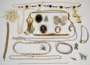 A collection of jewellery including silver filigree brooch, silver necklace made up of mariner's