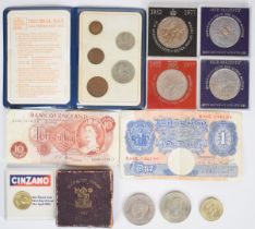 Group of modern Royal commemorative crowns including Churchill and Festival of Britain, round pound,