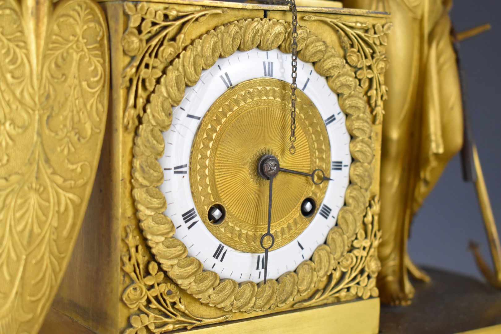 19thC gilt metal figural mantel clock with Cupid hanging beneath a bower, the two train movement - Image 3 of 12