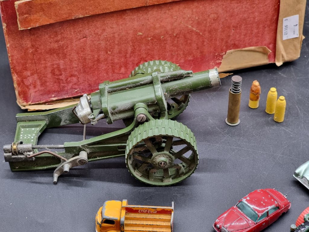 Britains: a vintage 18" Howitzer in distressed original box; together with a small quantity of Corgi - Image 2 of 4