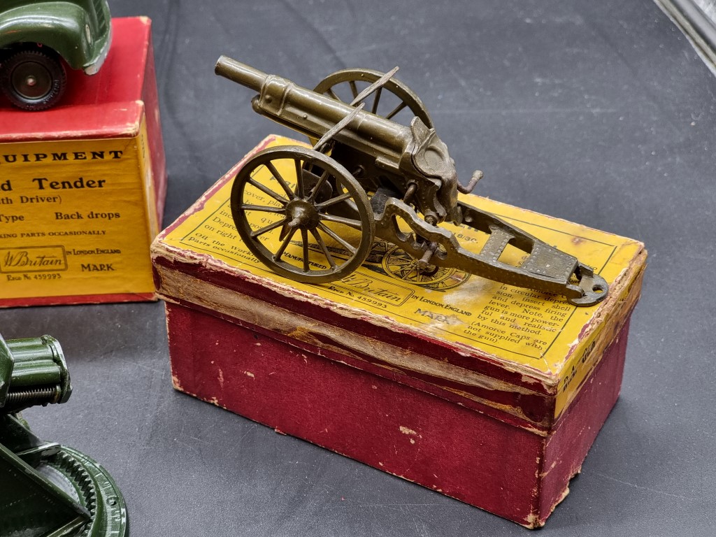 Britains: four vintage boxed military vehicles and guns, comprising Nos.1264; 1433; 1334; 1201; - Image 2 of 6