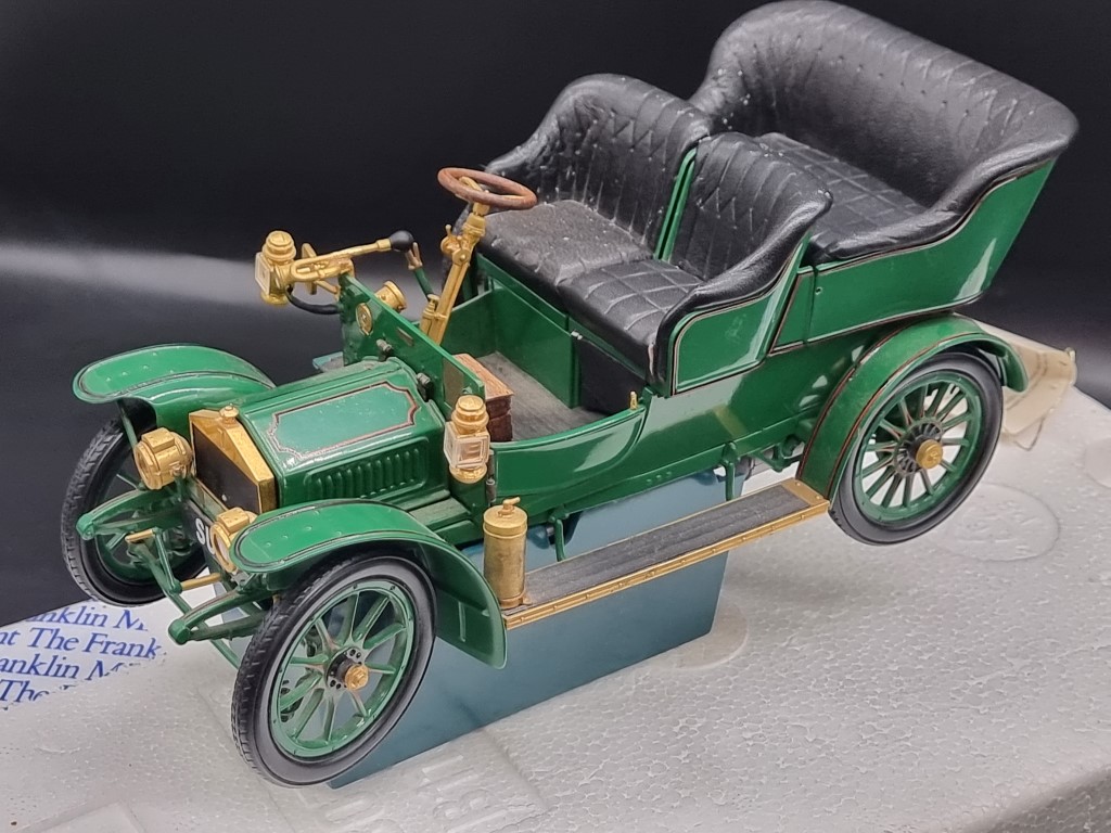 Franklin Mint: a 1905 Rolls Royce 10hp 90th Anniversary edition 1:16th scale model. - Image 3 of 3