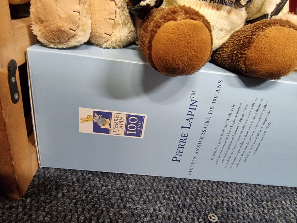 Steiff: a 100 years Anniversary Edition Peter Rabbit, in box; together with a piglet No.3810/17; and - Image 4 of 4