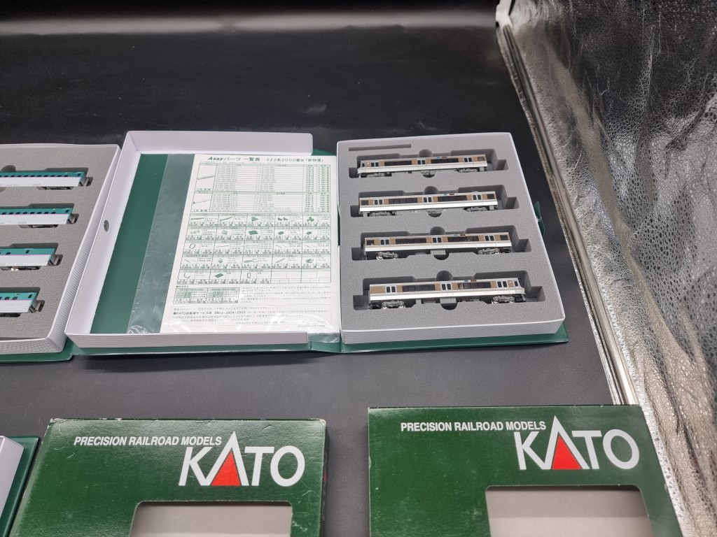 Kato: N gauge, three cased sets, comprising: 383 series, 10-559; 223-2000 series, 10-537; and E5 - Image 4 of 4