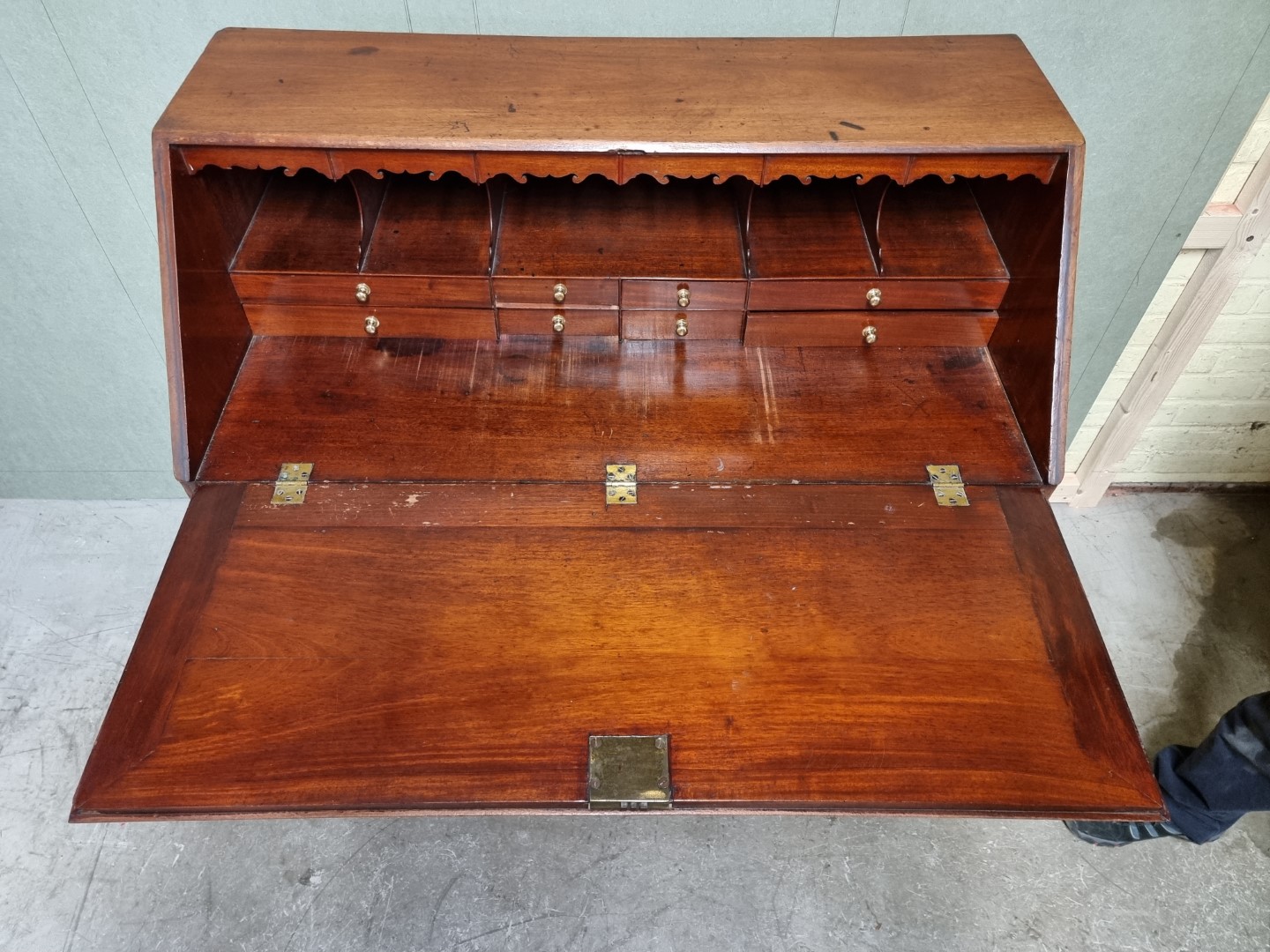 A George III mahogany bureau, 102cm wide. - Image 5 of 6