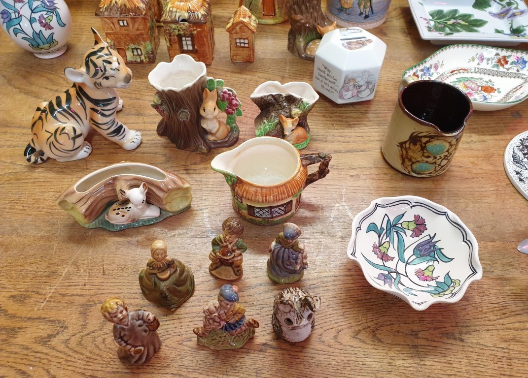 A mixed lot of ceramics. - Image 5 of 5