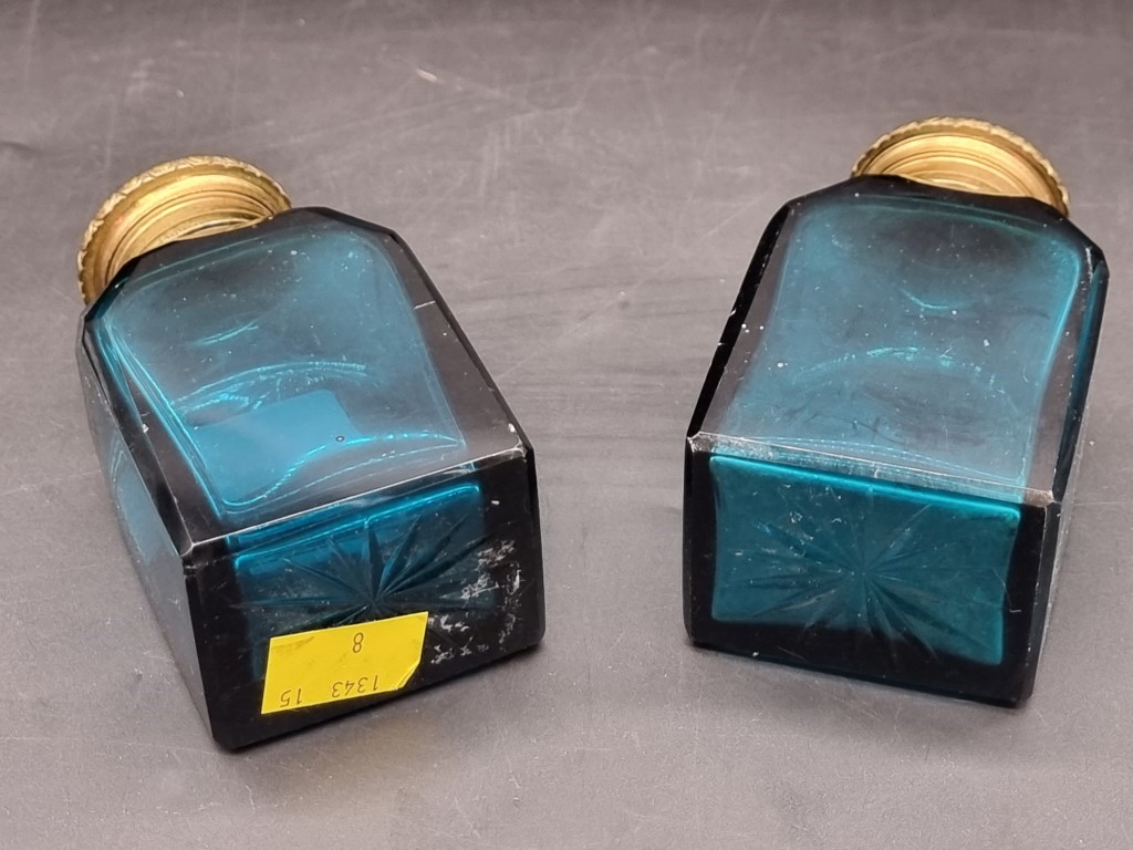 A pair of Georgian green glass and gilt brass scent bottles, 11cm high. - Image 3 of 3