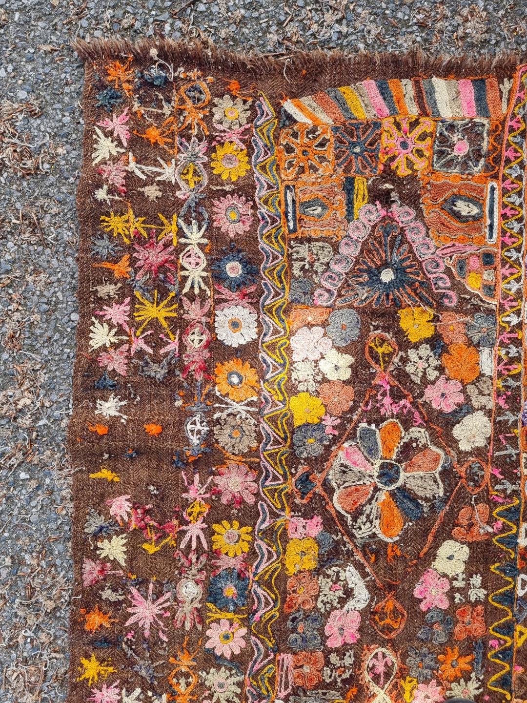 A floral flatweave rug, 226 x 168cm. - Image 8 of 8