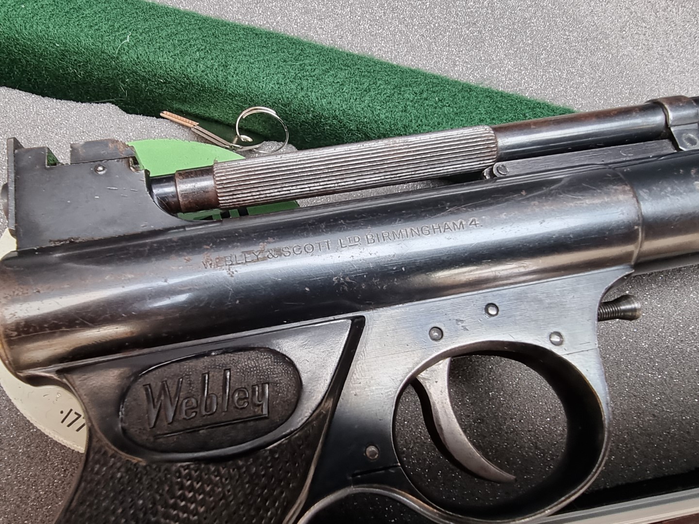 A Webley Mark 1 .177 cal air pistol, serial no.274, in aluminium case. - Image 4 of 6