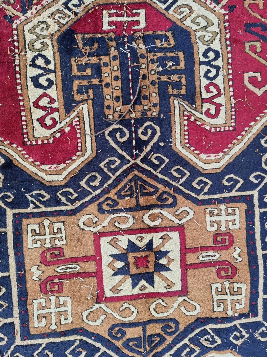 An old Karabakh rug, 198 x 148cm. - Image 5 of 7