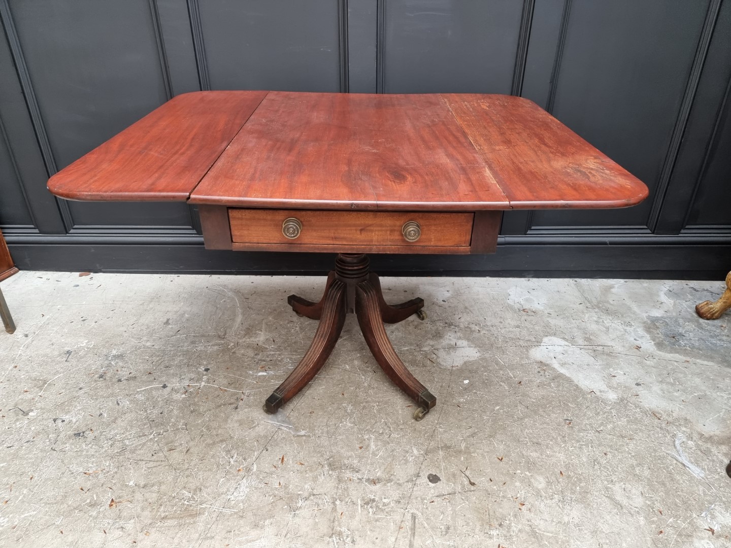 A George IV mahogany pedestal Pembroke table, 108.5cm wide when open. - Image 3 of 5