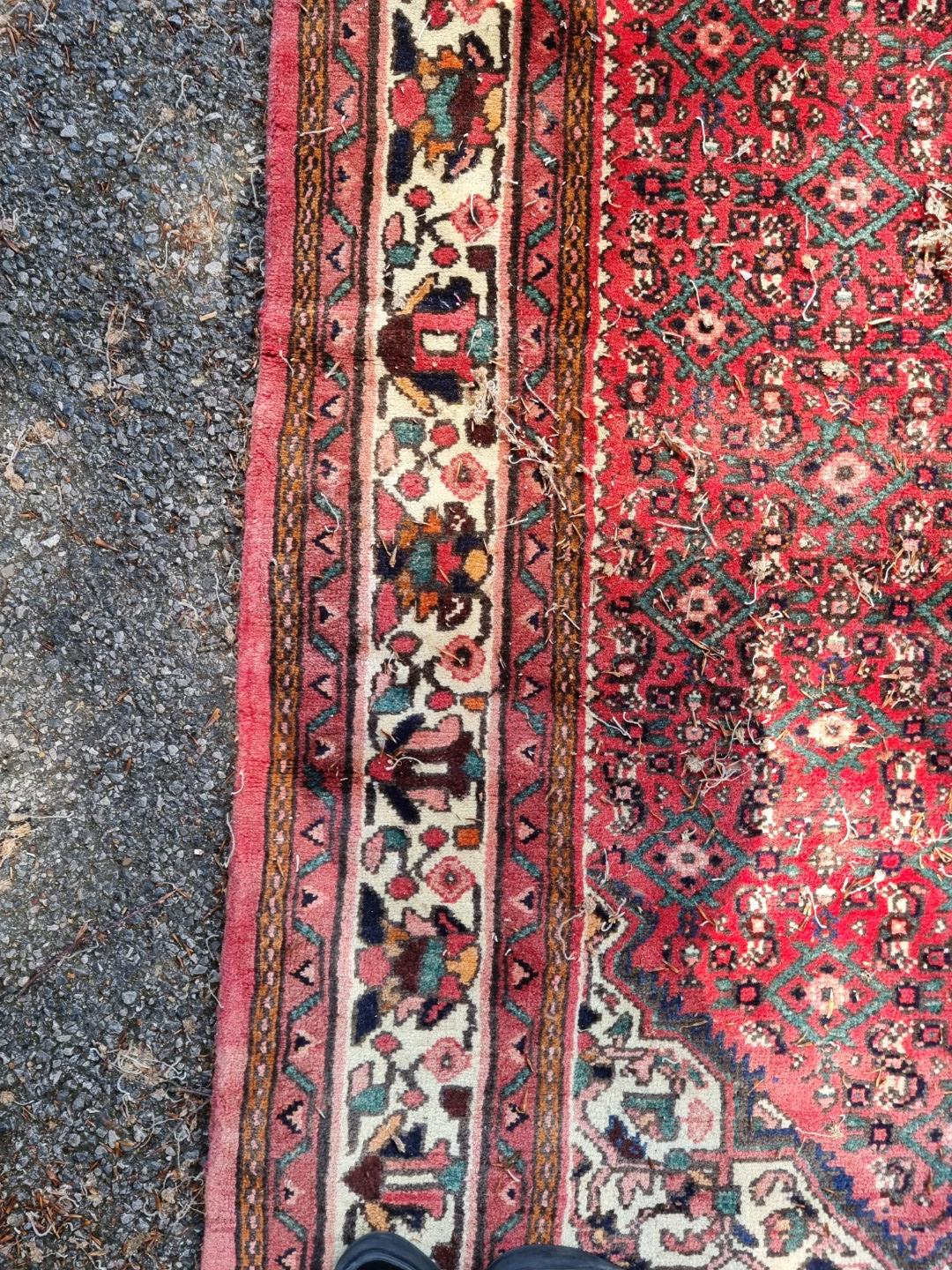 A Persian carpet, having central floral medallion, with floral decoration to central field, 392 x - Image 4 of 12