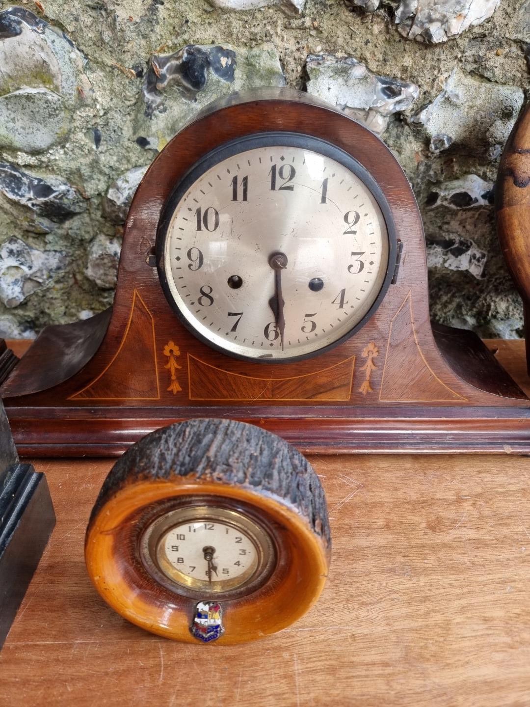 A quantity of clocks, to include a slate mantel clock. - Image 2 of 5