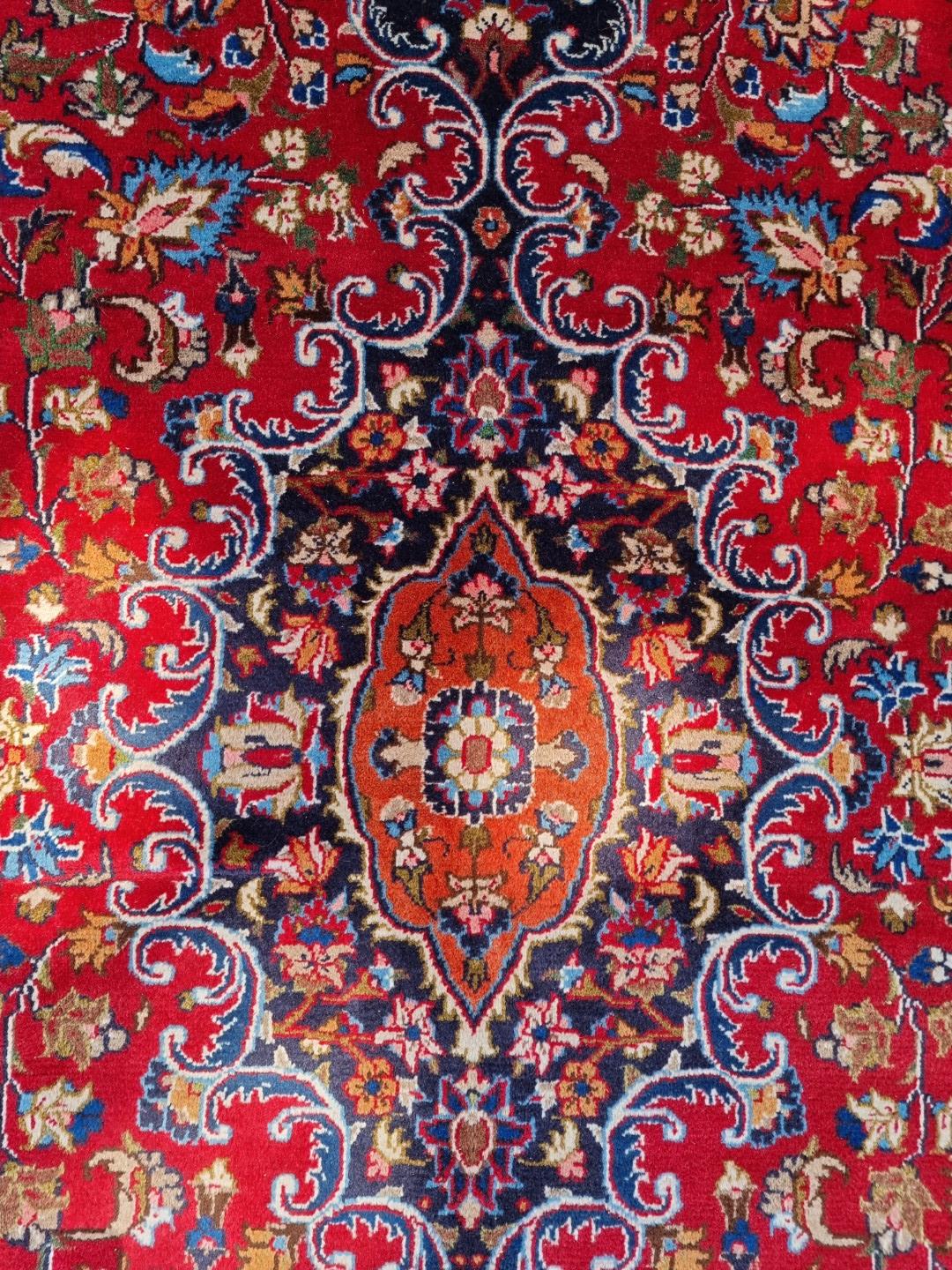 A Persian carpet, having floral central medallion, with floral cartouches to each corner, 293 x - Image 4 of 7