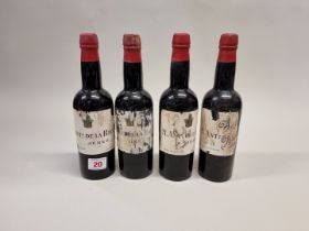 Four half bottles of Tres Cortados sherry, Antonio de la Riva, 1940s bottling. (4)