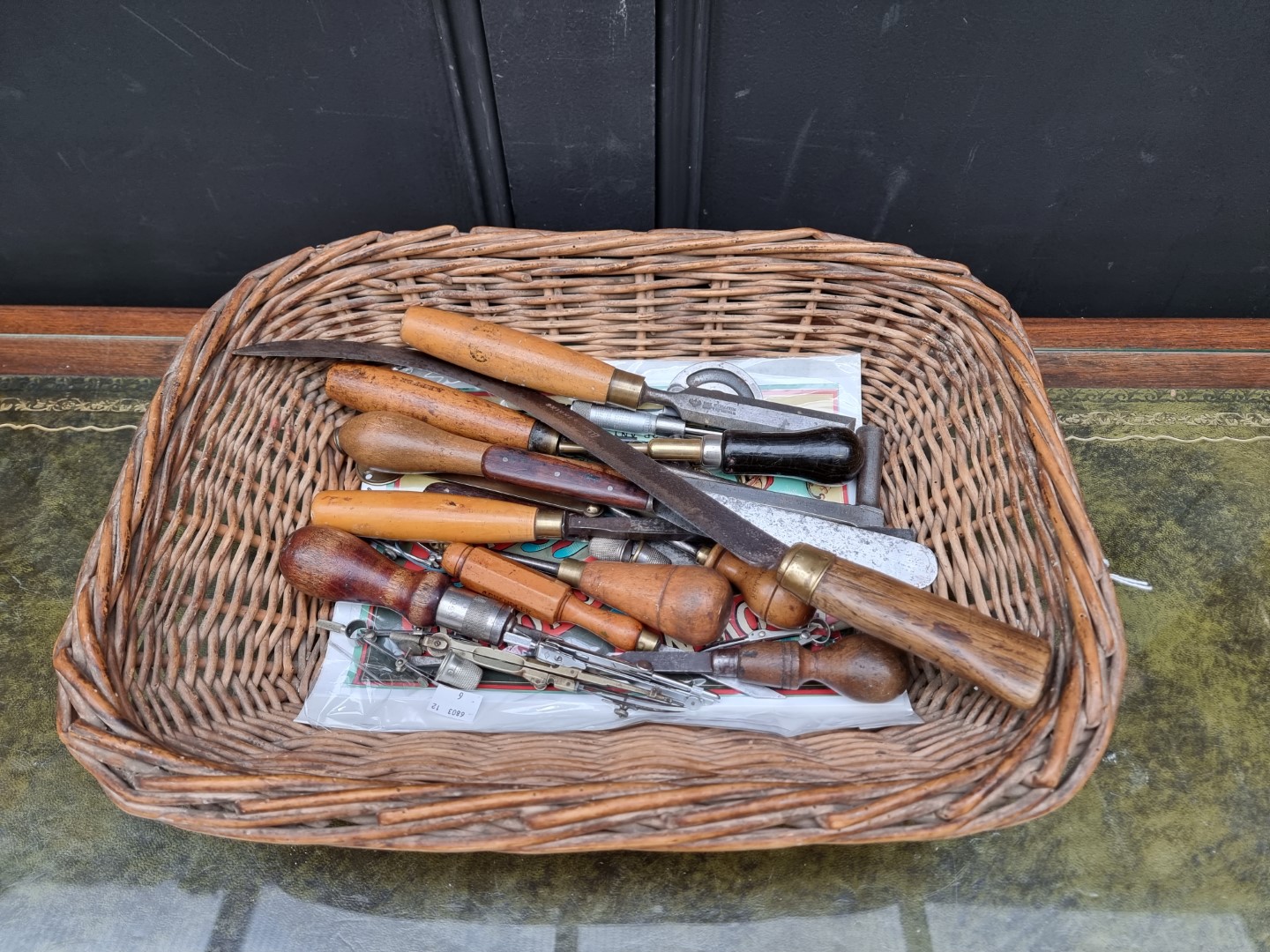 A small quantity of old hand tools and other similar items.